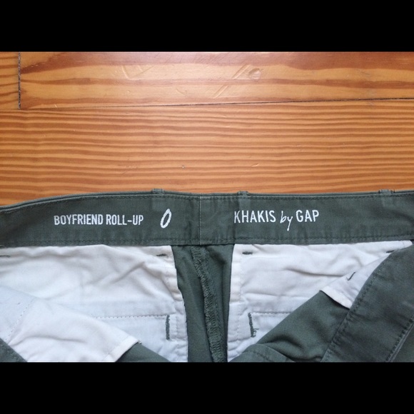 GAP Shorts Sz. 0 - Picture 2 of 3